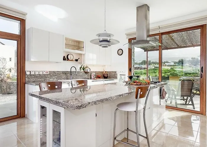 Tatlitsu With Private Pool And Sea View * Akanthou